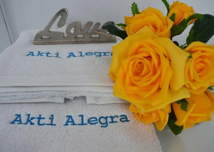 Nyaraló Akti Alegra In Front The *