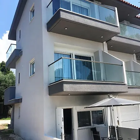 Tatil Evi Akti Alegra In Front The Neos Marmaras