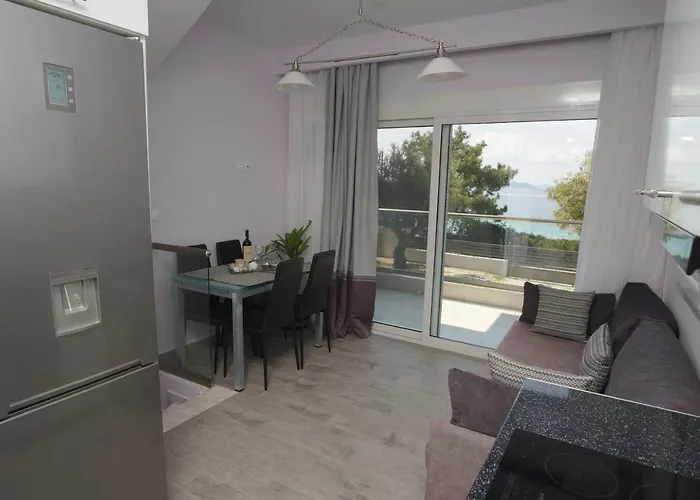 Akti Alegra In Front The Casa de Férias Néos Marmarás