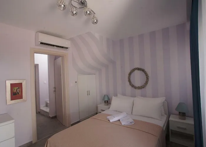 Akti Alegra In Front The Casa de Férias Néos Marmarás