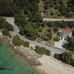 Akti Alegra In Front The Néos Marmarás